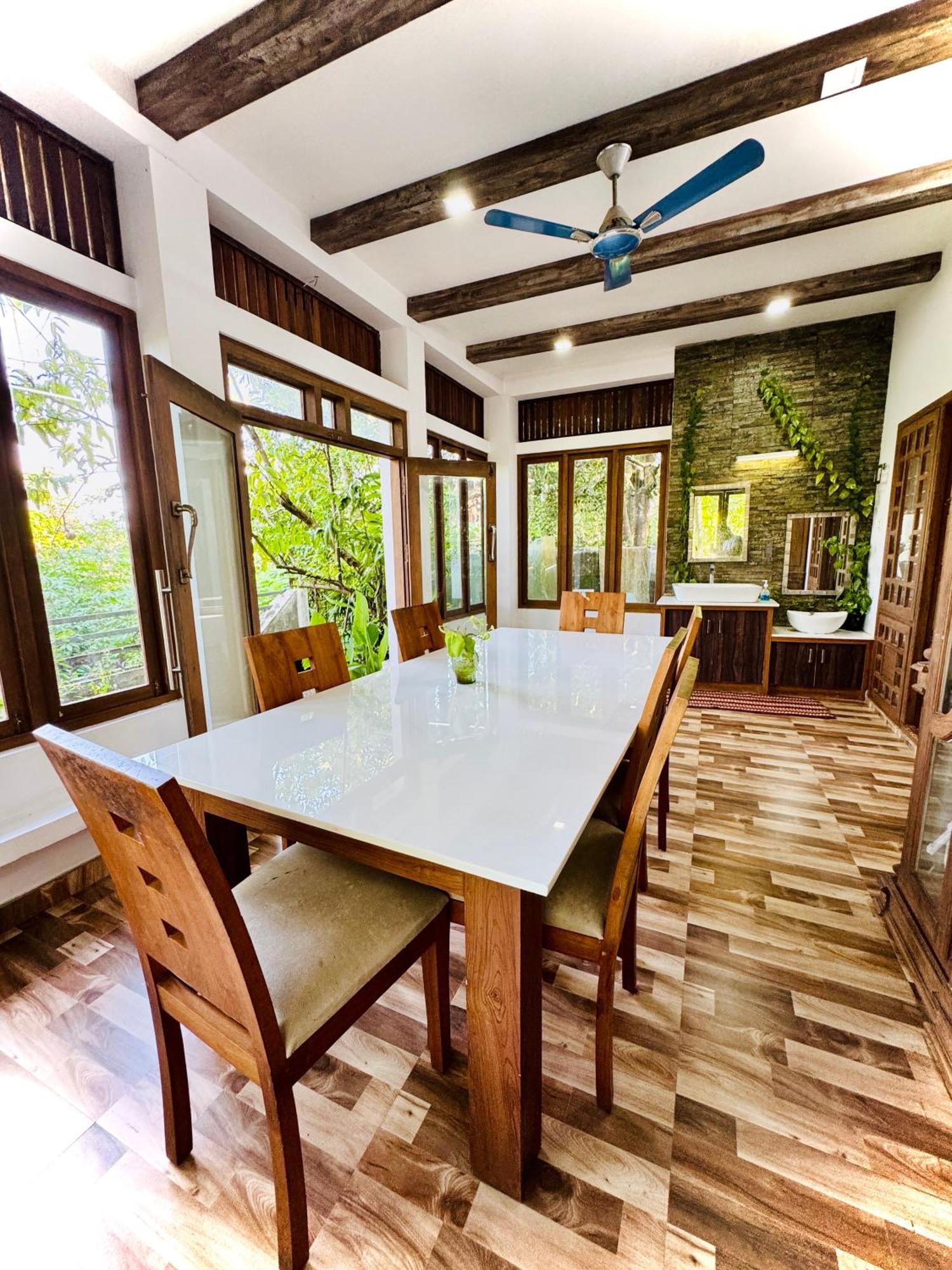 Thottungal Homestay Nedumbassery Exteriör bild