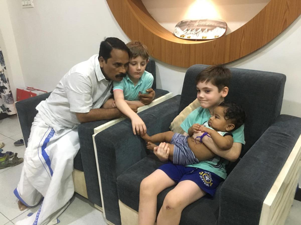Thottungal Homestay Nedumbassery Exteriör bild
